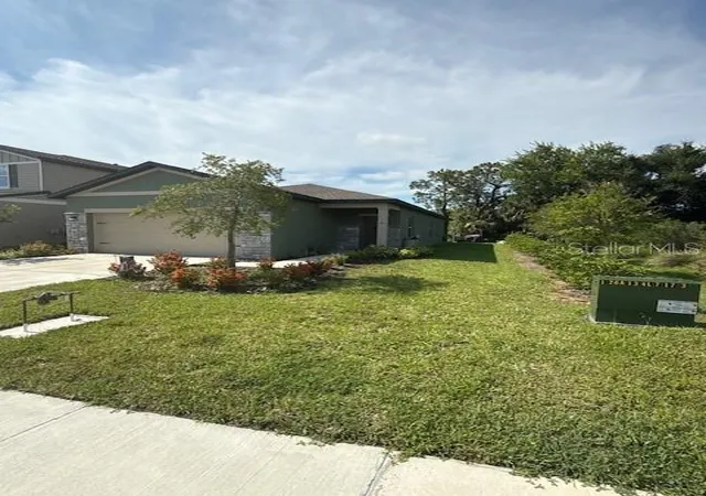 Photo 3 of Single family home for sale at 10607 Ladybug Cvs, Parrish, FL 34219 | MLS# TB8386992 | Listing updated on 2026-08-07