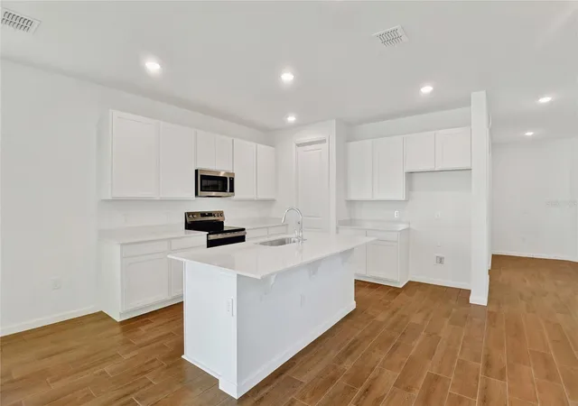 5th image of 734 Lake Dell Ave, Dundee, FL 33838 | MLS# S5127078