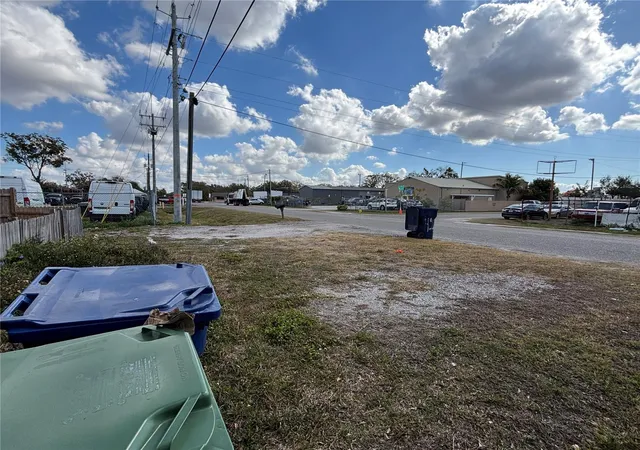 3rd image of 4213 W Cayuga St, Tampa, FL 33614