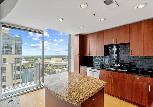 3rd image of 155 S Court Ave #2008, Orlando, FL 32801 | MLS# O6310613
