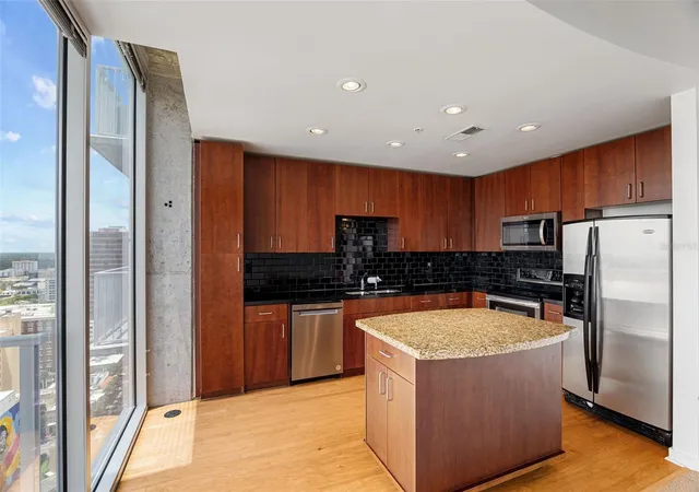 4th image of 155 S Court Ave #2008, Orlando, FL 32801 | MLS# O6310613