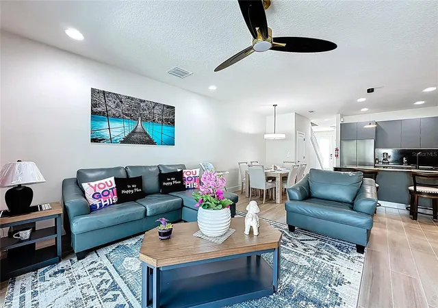 3rd image of 1425 Serendipity Ln, Clermont, FL 34714 | MLS# S5127261