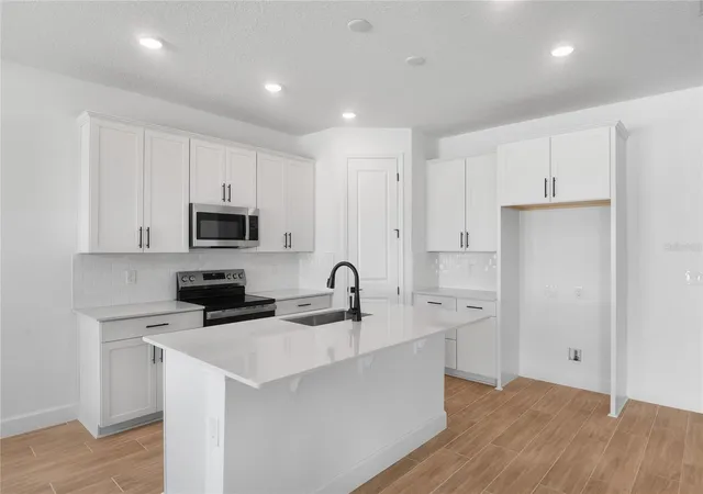 Photo 4 of Single family home for sale at 159 Waterstone Loop, Tavares, FL 32778 | MLS# S5127278 | Listing updated on 2026-10-07