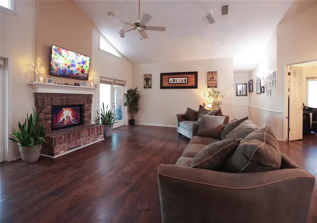 Photo 3 of Single family home for sale at 11923 Lake Butler Blvd, Windermere, FL 34786 | MLS# O6311003 | Listing updated on 2026-05-18