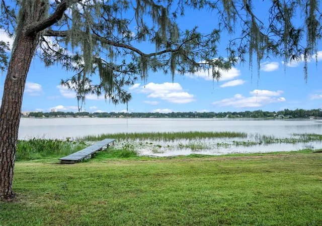 Photo 3 of Single family home for sale at 1540 N Lake Mirror Dr NW, Winter Haven, FL 33881 | MLS# P4934907 | Listing updated on 2026-10-05