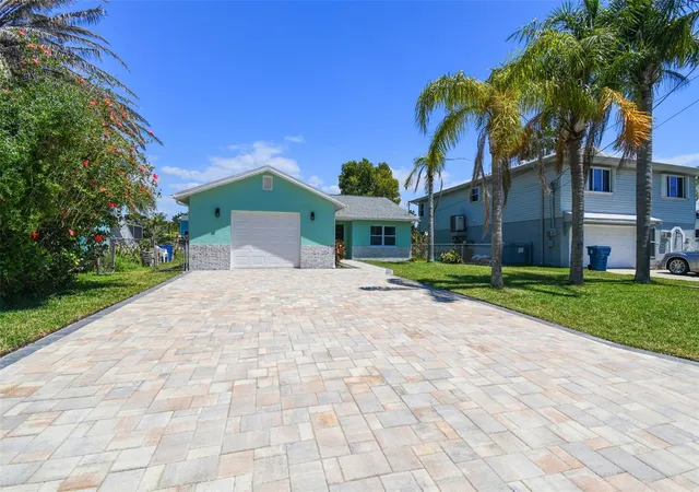 Photo 4 of Single family home for sale at 4482 Kingston Dr, Hernando Beach, FL 34607 | MLS# W7875773 | Listing updated on 2026-08-30
