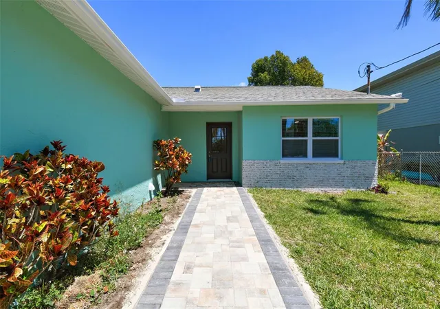 Photo 5 of Single family home for sale at 4482 Kingston Dr, Hernando Beach, FL 34607 | MLS# W7875773 | Listing updated on 2026-08-30