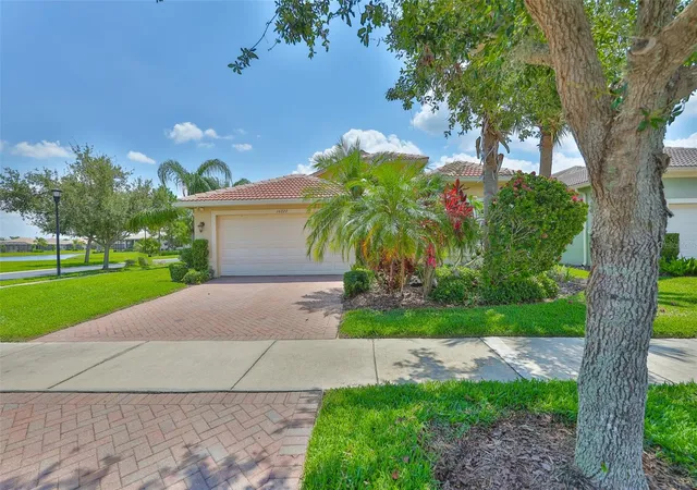 5th image of 16227 Cape Coral Dr, Wimauma, FL 33598 | MLS# TB8389033