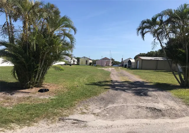 24th image of 3312 W Shell Point Rd, Ruskin, FL 33570 | MLS# TB8389115