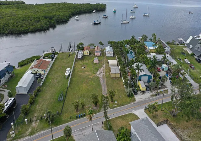 3rd image of 3312 W Shell Point Rd, Ruskin, FL 33570 | MLS# TB8389115