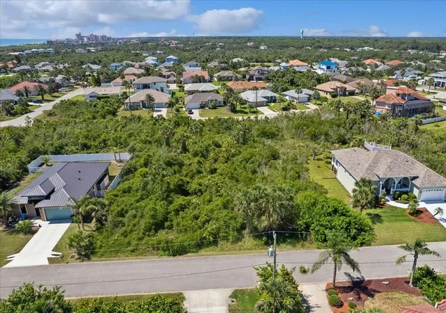 3rd image of 16 Mahoe Dr N, Palm Coast, FL 32137 | MLS# FC309981