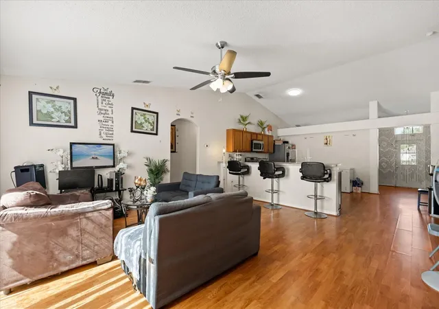 5th image of 1321 Dunbarton Ct, Kissimmee, FL 34758 | MLS# O6312121