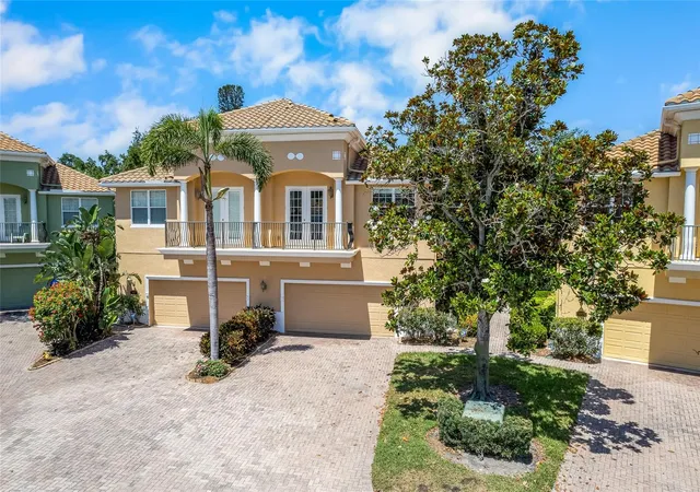 3rd image of 191 Banyan Bay Dr, Saint Petersburg, FL 33705 | MLS# TB8389966