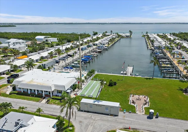 Homes for sale in Longboat Key, FL | 669 Spanish Drive, Longboat Key, FL 34228 | Houzeo