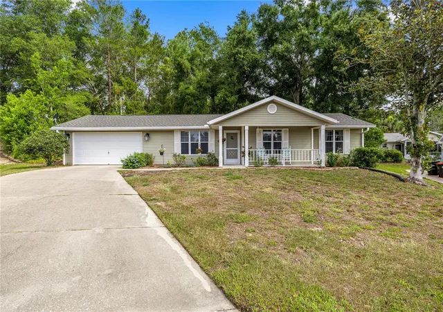 Photo 2 of Single family home for sale at 8137 Sw 117th Loop, Ocala, FL 34481 | MLS# OM702406 | Listing updated on 2026-07-27