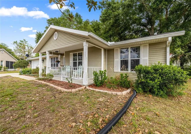 Photo 3 of Single family home for sale at 8137 SW 117th Loop, Ocala, FL 34481 | MLS# OM702406 | Listing updated on 2026-07-27
