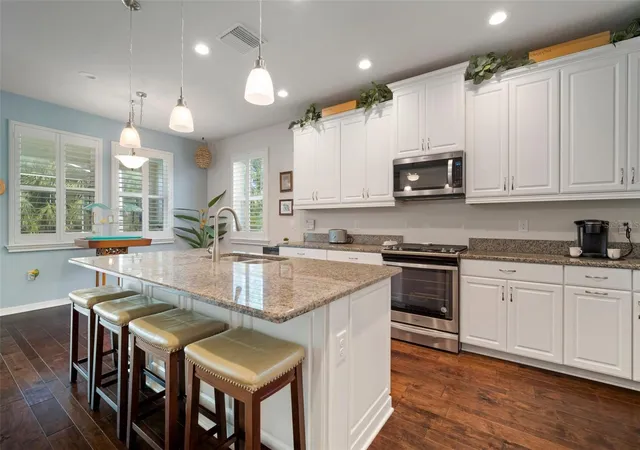 Photo 3 of Single family home for sale at 5102 Coastal Scene Dr, Apollo Beach, FL 33572 | MLS# TB8391258 | Listing updated on 2026-09-28