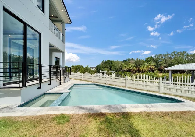 Photo 2 of Single family home for sale at 6520 Simone Shores Cir, Apollo Beach, FL 33572 | MLS# TB8391408 | Listing updated on 2026-10-07