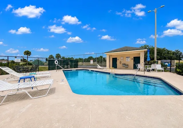 4th image of 644 Yardarm Dr #22, Apollo Beach, FL 33572 | MLS# TB8391410