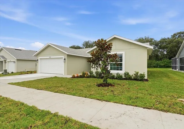 Single family home for sale at 5921 Cormorant Ct, LAKELAND, FL 33809 | MLS# L4953359