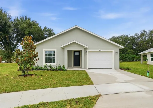 Single family home for sale at 5933 Cormorant Ct, LAKELAND, FL 33809 | MLS# L4953361