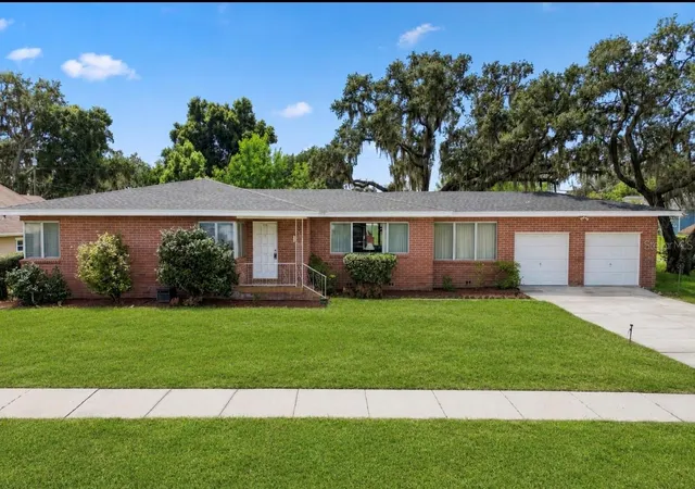 1st image of 111 E Orange St, Davenport, FL 33837 | MLS# L4953381