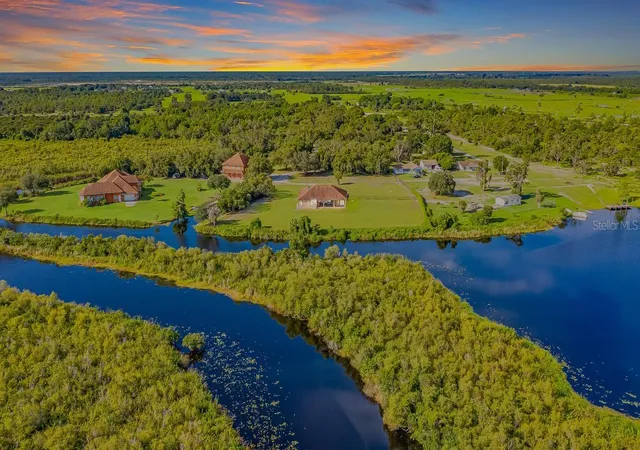 Photo 3 of Mansion for sale at 37511 Washington Loop Road, Punta Gorda, FL 33982 | MLS# O6313958 | Listing updated on 2026-09-06