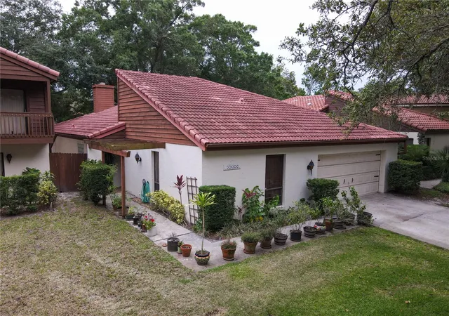 Photo 1 of Single family home for sale at 1053 W Pebble Beach Cir, Winter Springs, FL 32708 | MLS# O6314126 | Listing updated on 2026-10-09