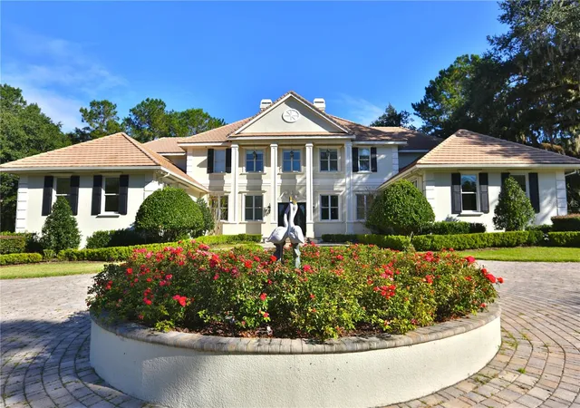 Photo 3 of Mansion for sale at 4026 Nw 85th Terrace, Ocala, FL 34482 | MLS# OM702736 | Listing updated on 2026-05-09