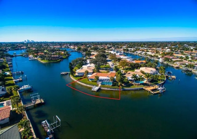 Homes for sale in Saint Petersburg, FL | 2096 Massachusetts Ave Ne, Saint Petersburg, FL 33703 | MLS# TB8392337