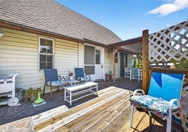 2nd image of 606 Dickman Dr Sw, Ruskin, FL 33570 | MLS# TB8392528
