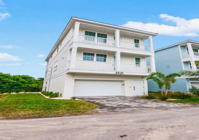 Photo 3 of Single family home for sale at 4321 Marina View Way, Cortez, FL 34215 | MLS# A4654629 | Listing updated on 2026-09-01