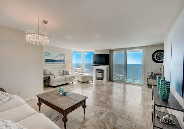 Homes for sale in Longboat Key, FL | 2425 Gulf Of Mexico Dr #14B, Longboat Key, FL 34228 | MLS# A4654664