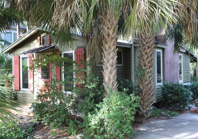 1st image of 272 Orange St #A-B, Palm Harbor, FL 34683 | MLS# TB8392905