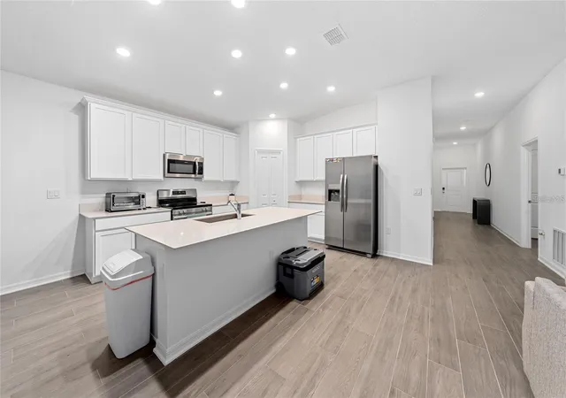 Photo 4 of Single family home for sale at 3977 Willowbrook Dr, Edgewater, FL 32141 | MLS# O6314903 | Listing updated on 2026-08-28