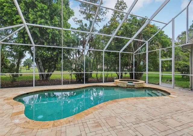 Photo 3 of Single family home for sale at 3062 Sutton Woods Dr, Plant City, FL 33566 | MLS# TB8392934 | Listing updated on 2026-09-03