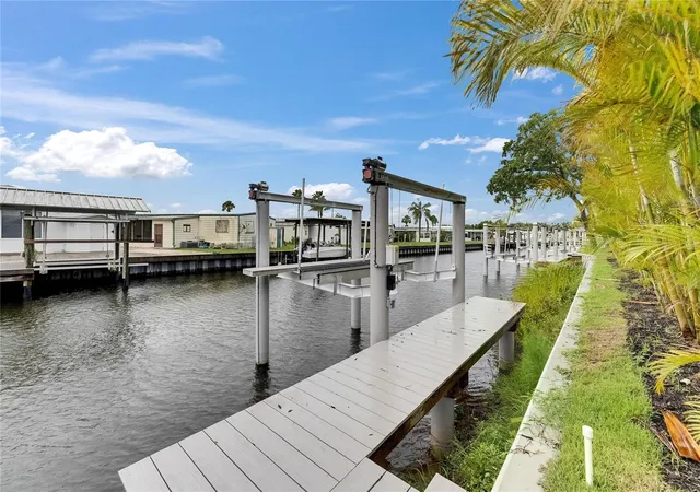 Photo 2 of Single family home for sale at 6528 Simone Shores Cir, Apollo Beach, FL 33572 | MLS# TB8392991 | Listing updated on 2026-10-07