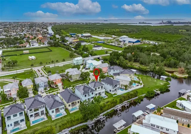 Photo 3 of Single family home for sale at 6528 Simone Shores Cir, Apollo Beach, FL 33572 | MLS# TB8392991 | Listing updated on 2026-10-07