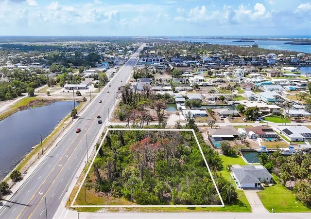 4th image of 2440 Placida Rd, Englewood, FL 34224 | MLS# D6142606