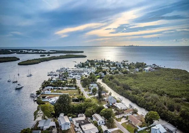 5th image of 3225 W Shell Point Rd, Ruskin, FL 33570 | MLS# TB8393264