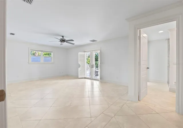 Photo 4 of Single family home for sale at 2275 Genesea Ln, Vero Beach, FL 32963 | MLS# V4943093 | Listing updated on 2026-06-29