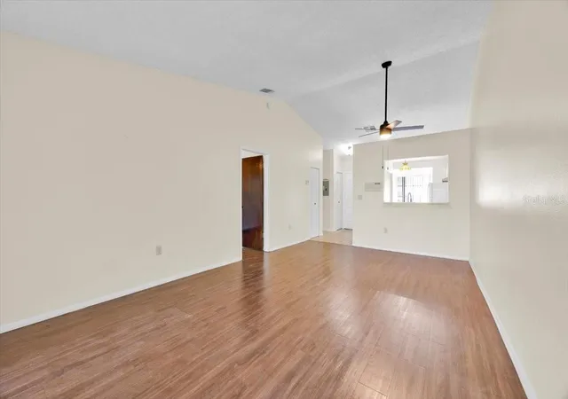 Photo 3 of Townhouse for sale at 2907 Prince Oak Ct, Saint Cloud, FL | MLS# S5128369 | Listing updated on 2026-10-06