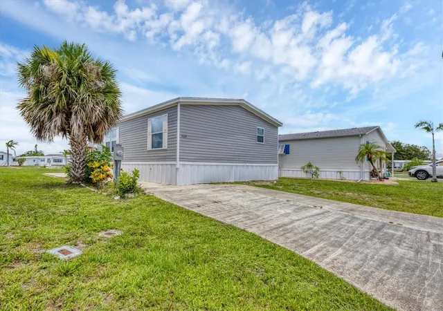 Photo 2 of Manufactured home for sale at 7337 Desant Ln, Port Charlotte, FL 33981 | MLS# D6142630 | Listing updated on 2026-07-07