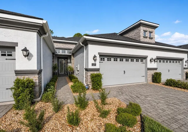 Listing Photo 2 - Condo for sale in building located at 829 Pinewood Dr, ORMOND BEACH, FL 32174