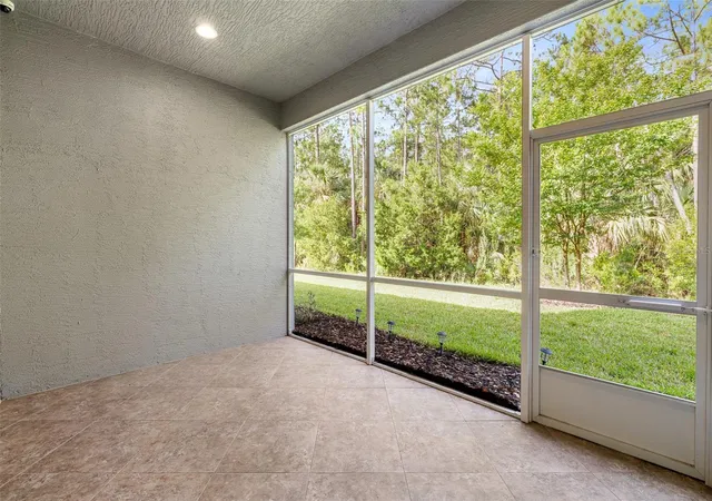 Listing Photo 4 - Condo for sale in building located at 829 Pinewood Dr, ORMOND BEACH, FL 32174