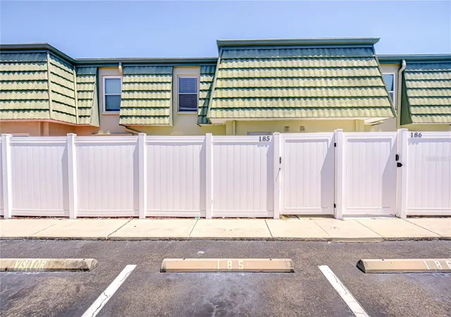 Homes for sale in Clearwater, FL | 1799 N Highland Ave #185, Clearwater, FL 33755 | MLS# TB8394022
