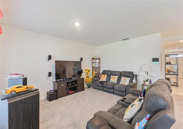 Photo 4 of Single family home for sale at 1102 Tupelo Trl, Haines City, FL 33844 | MLS# S5128539 | Listing updated on 2026-09-09
