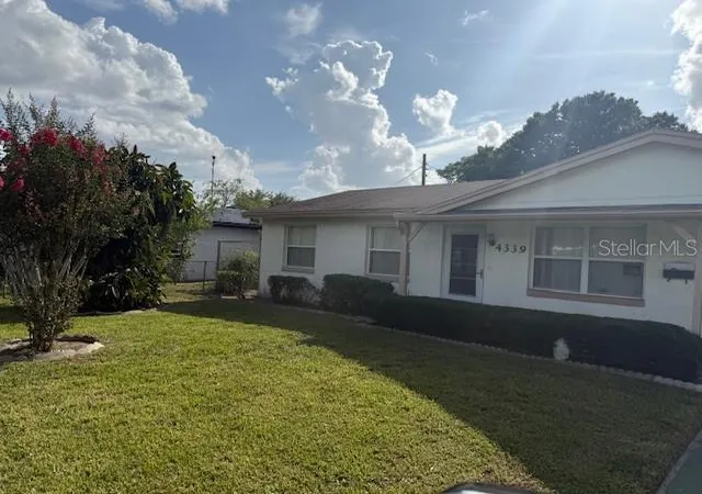 Photo 3 of Sale Pending at 4339 Solomon Dr, Orlando, FL 32811 | MLS# S5128542 | Listing updated on 2026-03-07