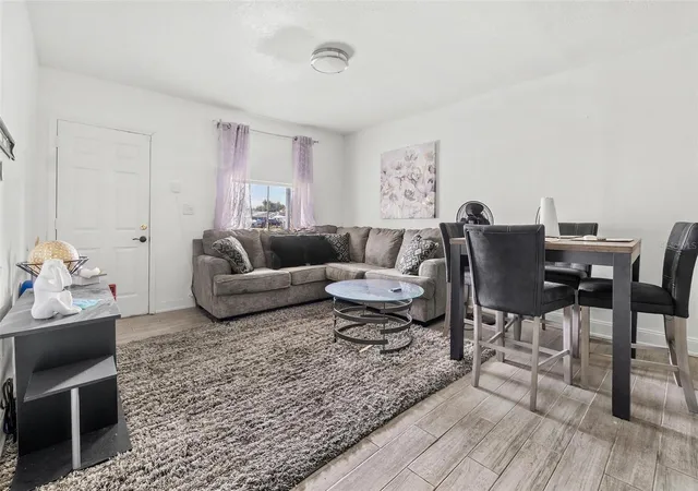 Photo 3 of Single family home for sale at 6426 S Himes Ave, Tampa, FL 33611 | MLS# TB8394670 | Listing updated on 2026-09-02