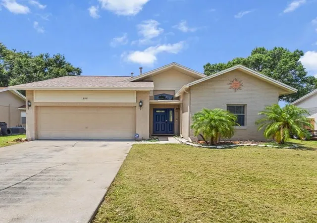Single family home for sale at 399 Lake Daisy Dr, Winter Haven, FL 33884 | MLS# O6316428 | Listing updated on 2025-07-24